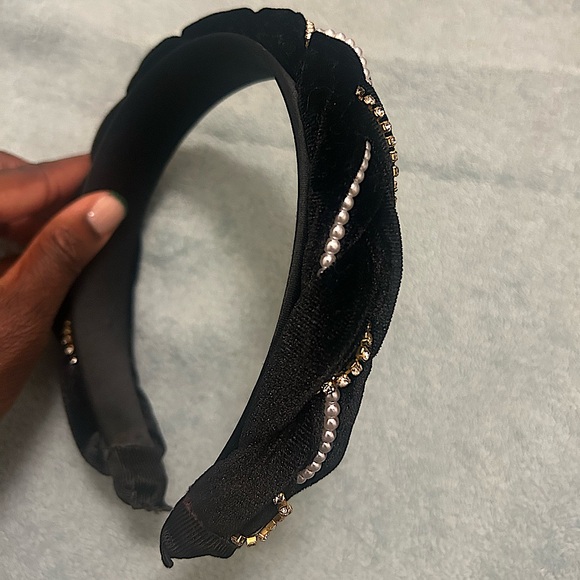 Francesca’s Rhinestone Twisted Headband - Picture 7 of 7